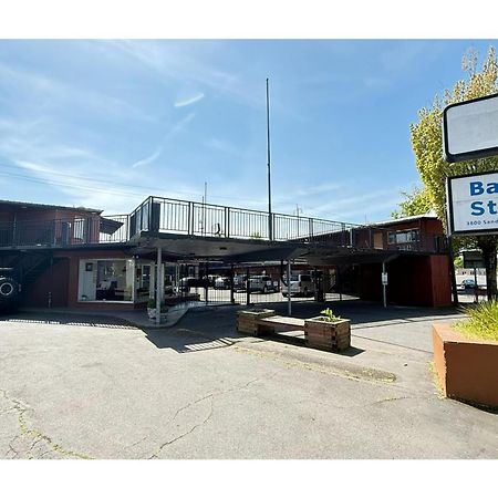 Banfield Studios By Oyo Portland Or Exterior photo