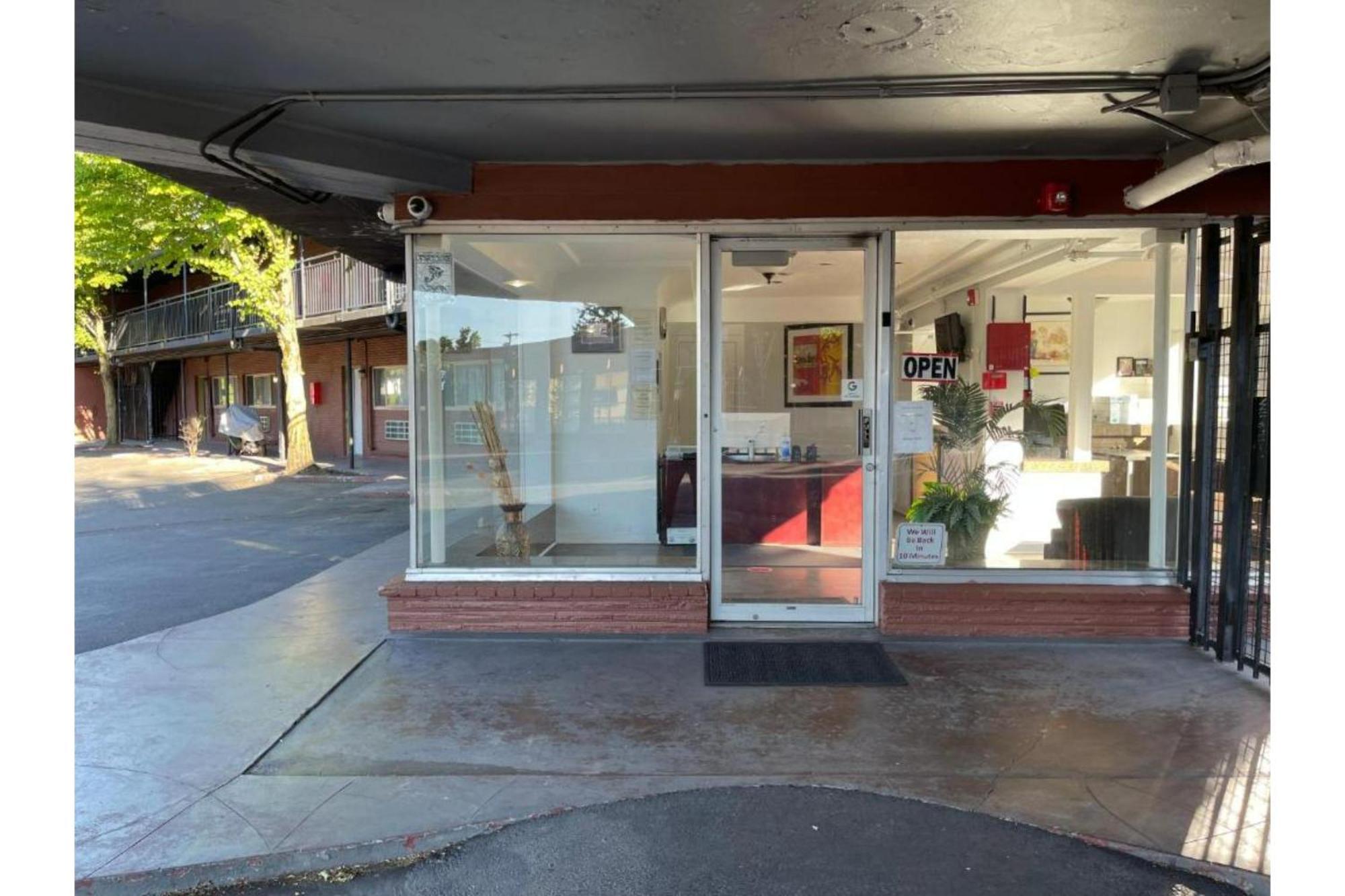 Banfield Studios By Oyo Portland Or Exterior photo